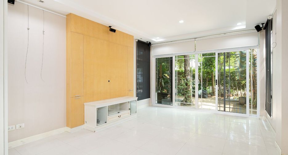 For sale 3 bedrooms house in Pak Kret, Nonthaburi