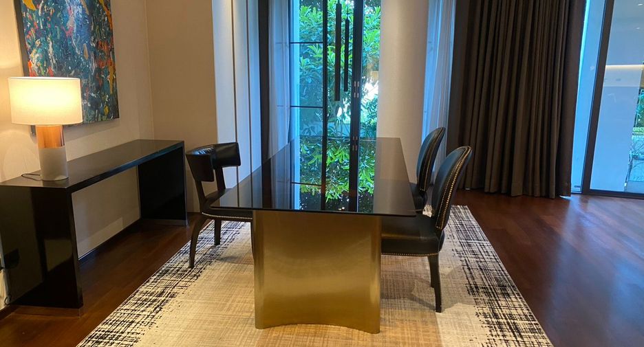 For rent 2 bedrooms condo in Watthana, Bangkok