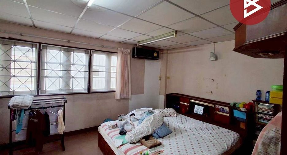Casa adosada en venta de 4 habitaciones en Bang Na, Bangkok
