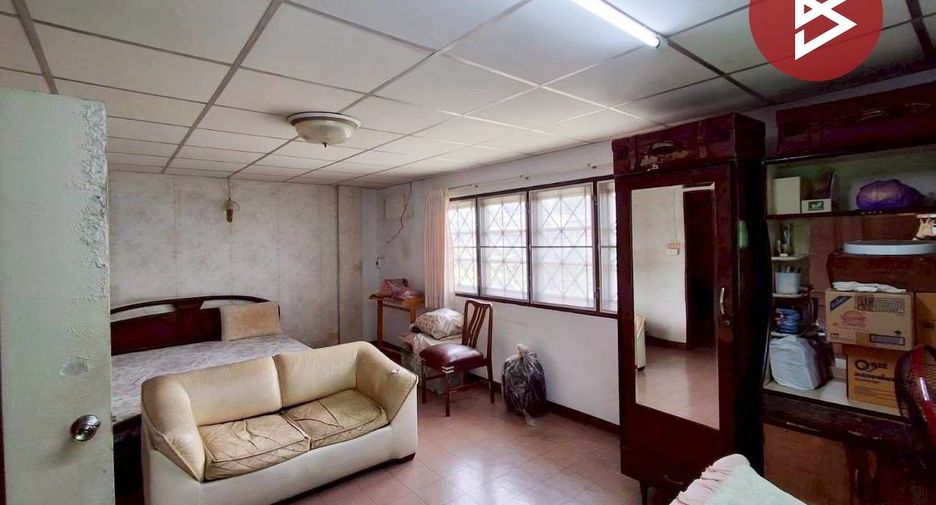 Casa adosada en venta de 4 habitaciones en Bang Na, Bangkok