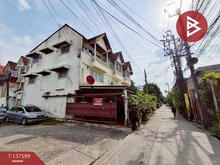 Casa adosada en venta de 4 habitaciones en Bang Na, Bangkok