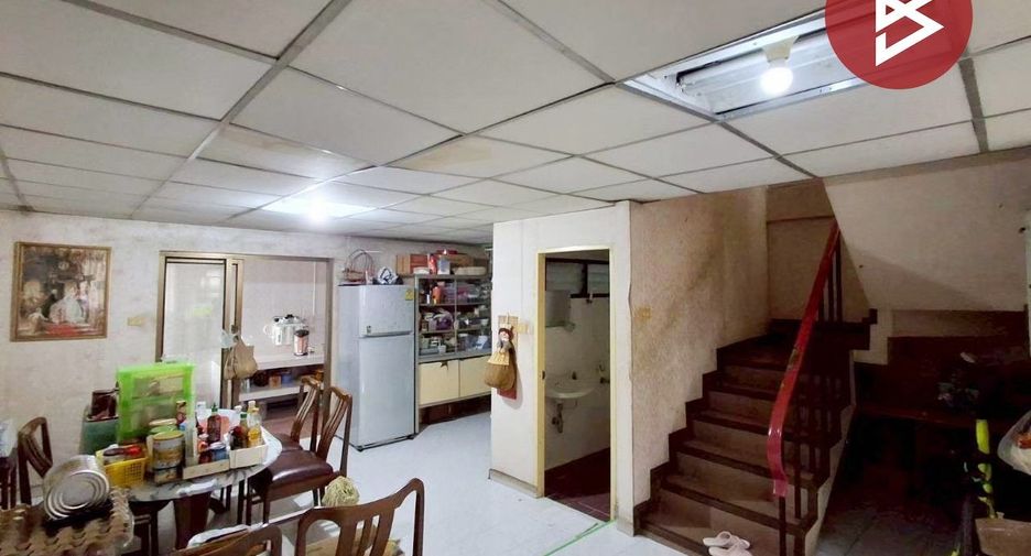 Casa adosada en venta de 4 habitaciones en Bang Na, Bangkok