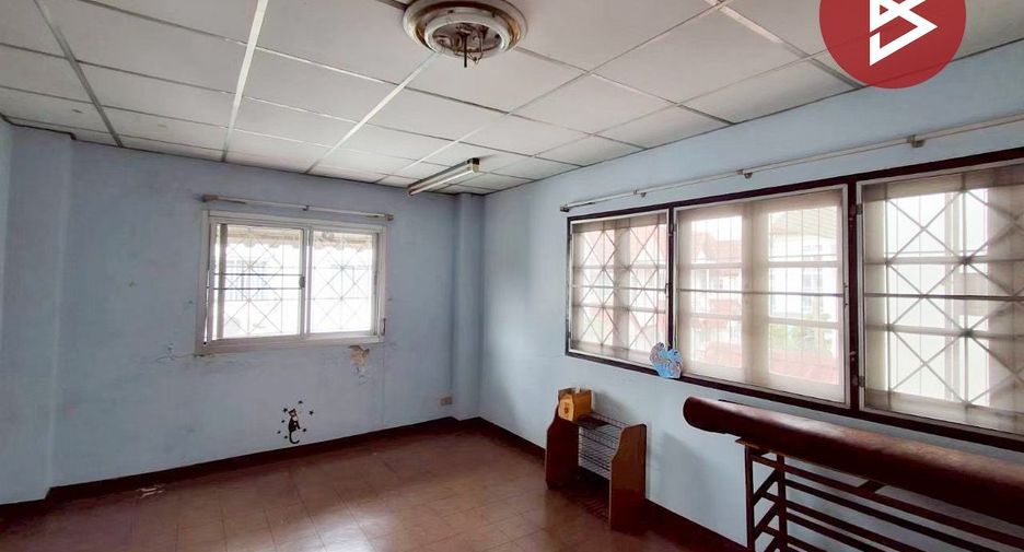 Casa adosada en venta de 4 habitaciones en Bang Na, Bangkok