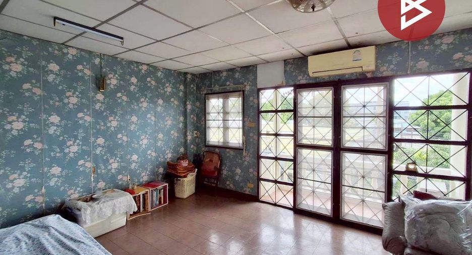 Casa adosada en venta de 4 habitaciones en Bang Na, Bangkok