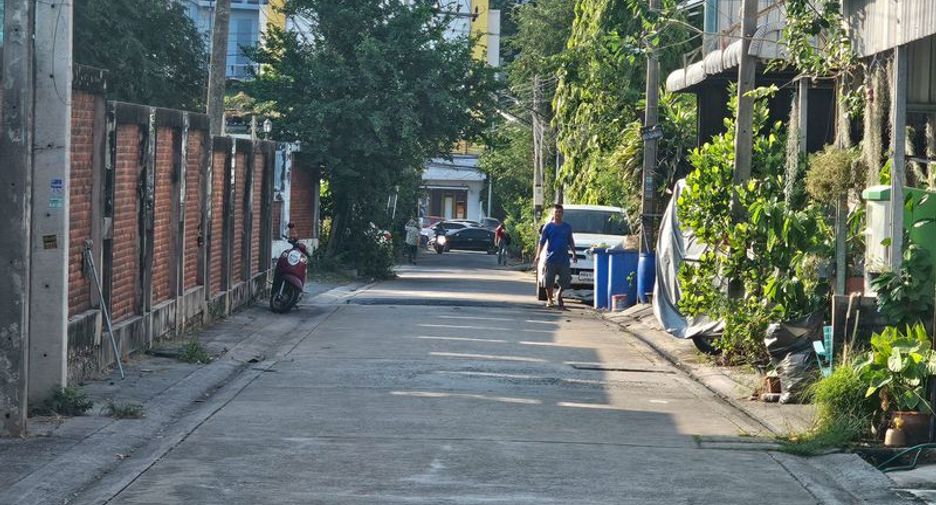 Продажа Участок в Si Racha, Чонбури