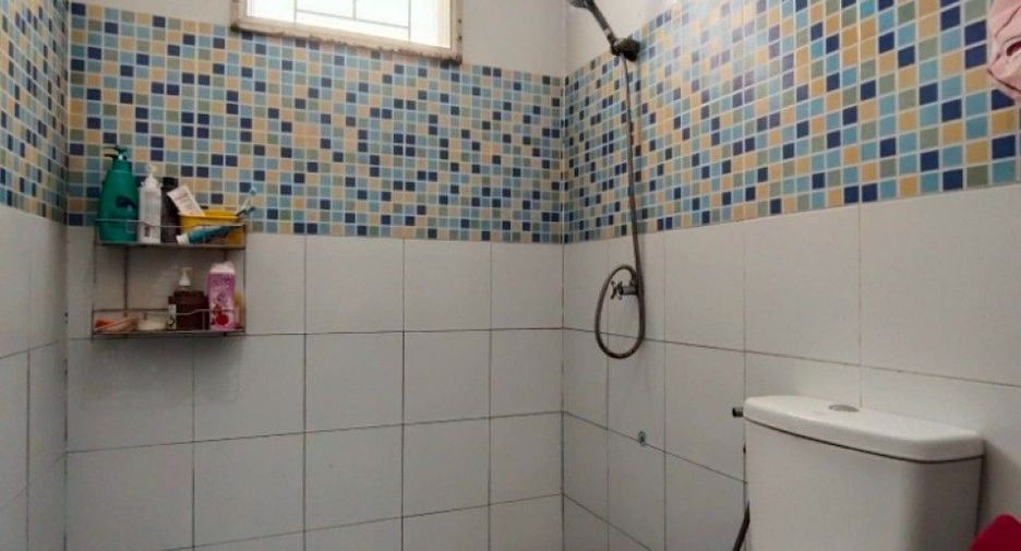 For sale 4 bedrooms townhouse in Phra Samut Chedi, Samut Prakan