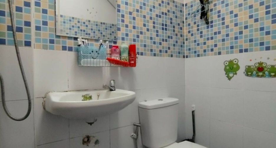 For sale 4 bedrooms townhouse in Phra Samut Chedi, Samut Prakan