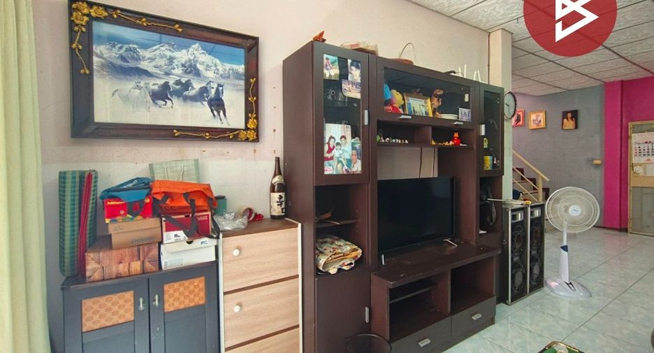 For sale 4 bedrooms townhouse in Phra Samut Chedi, Samut Prakan