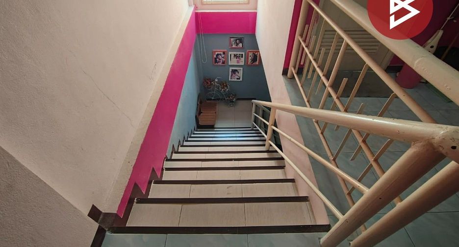 For sale 4 bedrooms townhouse in Phra Samut Chedi, Samut Prakan