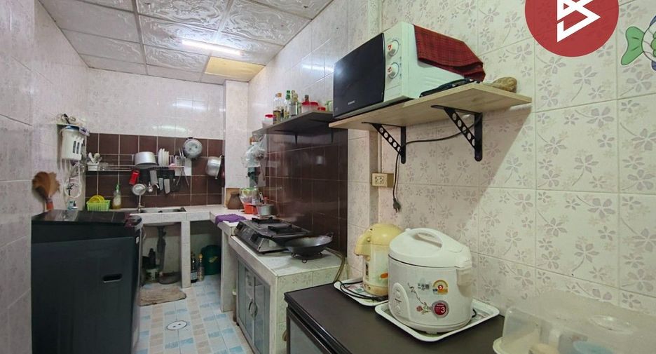 For sale 4 bedrooms townhouse in Phra Samut Chedi, Samut Prakan