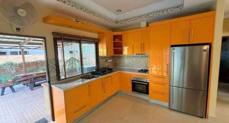 Villa zum Kauf mit 4 Zimmer in Bang Lamung, Chonburi