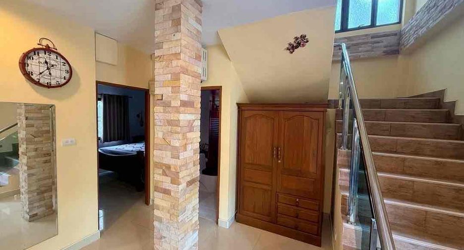 Villa zum Kauf mit 4 Zimmer in Bang Lamung, Chonburi