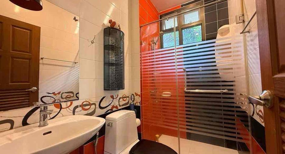 Villa zum Kauf mit 4 Zimmer in Bang Lamung, Chonburi