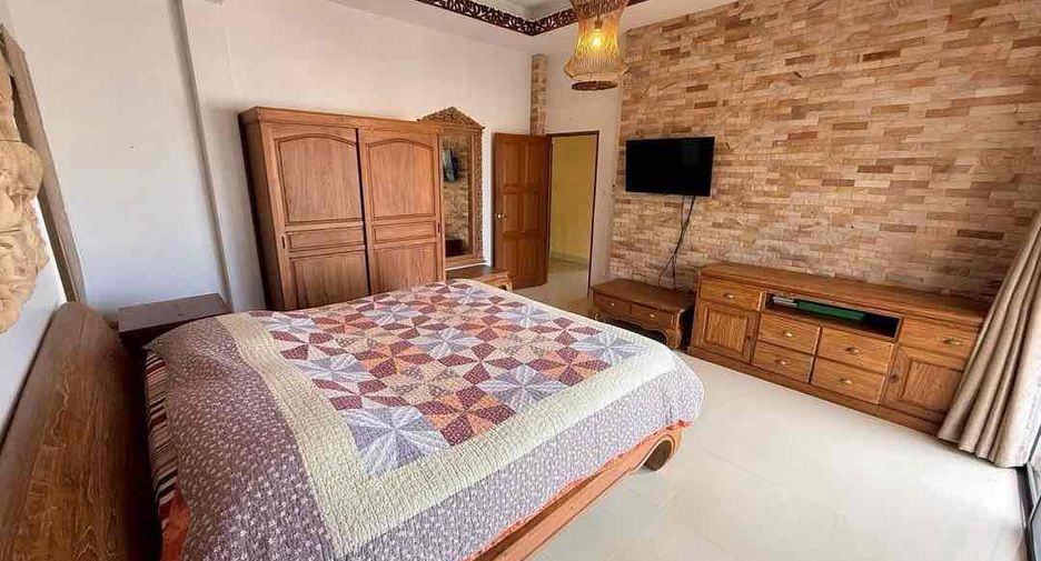 Villa zum Kauf mit 4 Zimmer in Bang Lamung, Chonburi