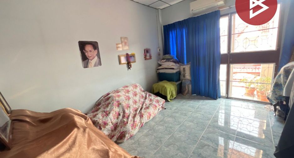 For sale 2 bedrooms townhouse in Mueang Samut Prakan, Samut Prakan
