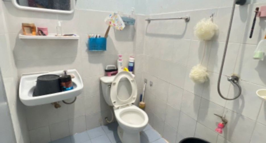 For sale 2 bedrooms townhouse in Mueang Samut Prakan, Samut Prakan