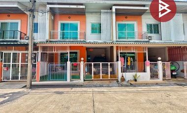 Casa adosada en venta de 4 habitaciones en Mueang Samut Sakhon, Samut Sakhon