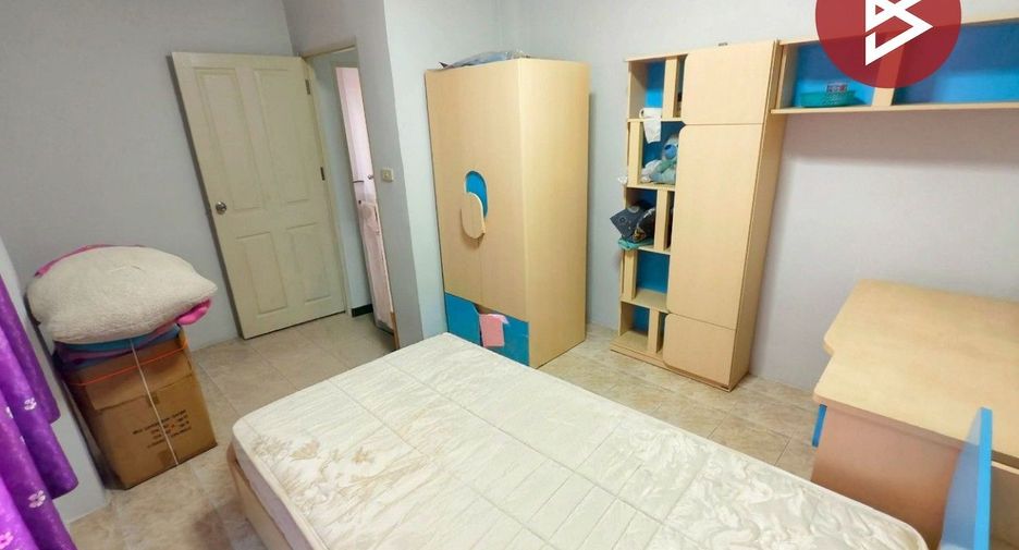 For sale 4 bedrooms townhouse in Mueang Samut Sakhon, Samut Sakhon