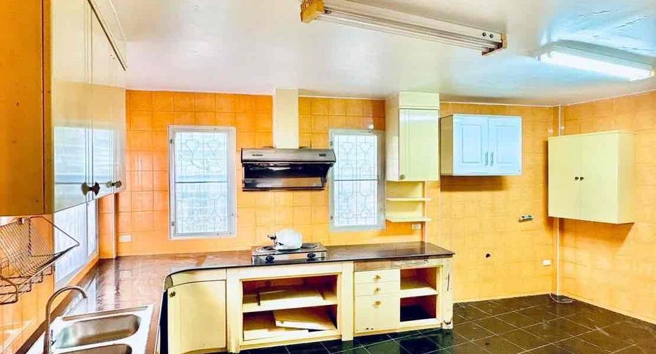 Продажа 4 спальни дом в Банг Ламунг, Чонбури