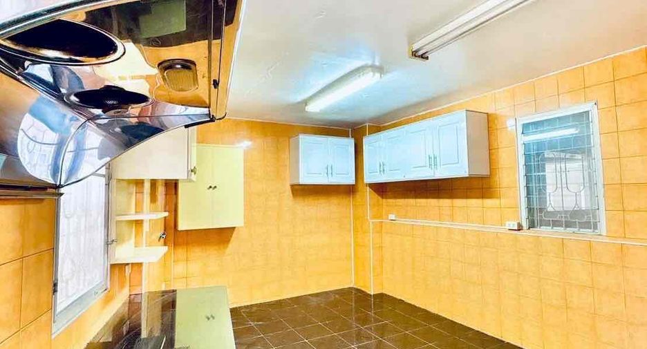 Продажа 4 спальни дом в Банг Ламунг, Чонбури