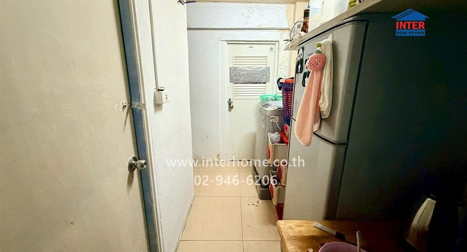 Local comercial en venta de 7 habitaciones en Din Daeng, Bangkok