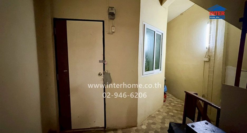 Local comercial en venta de 7 habitaciones en Din Daeng, Bangkok