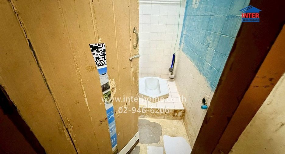 Local comercial en venta de 7 habitaciones en Din Daeng, Bangkok