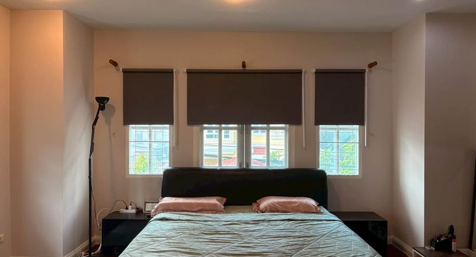 Haus zur Miete mit 4 Zimmer in Lat Krabang, Bangkok