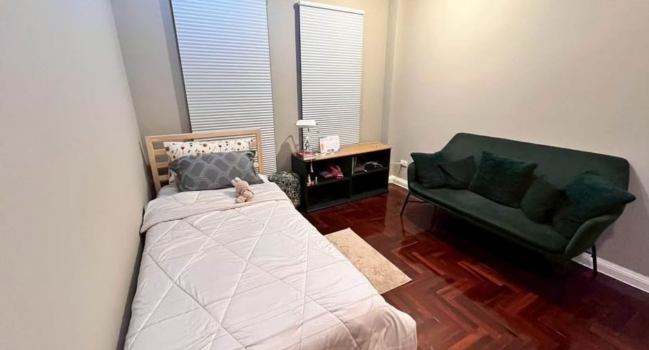 Haus zur Miete mit 4 Zimmer in Lat Krabang, Bangkok