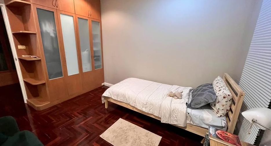 Haus zur Miete mit 4 Zimmer in Lat Krabang, Bangkok