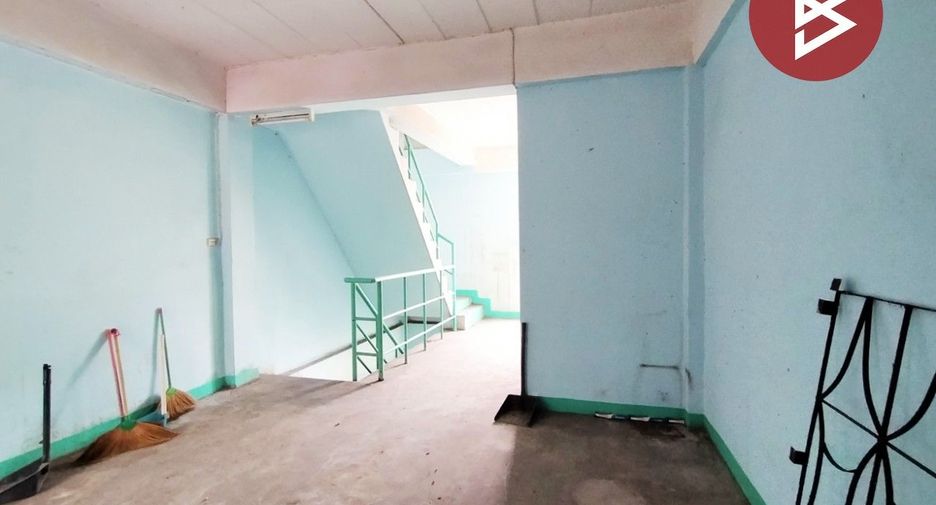 Local comercial en venta de 3 habitaciones en Krathum Baen, Samut Sakhon