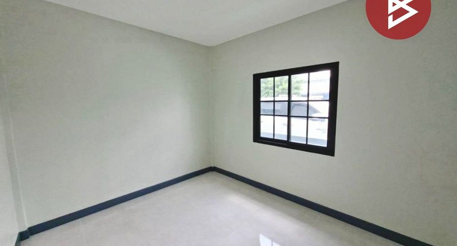 Casa adosada en venta de 3 habitaciones en Mueang Chon Buri, Chonburi