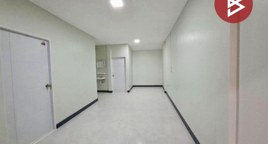 Casa adosada en venta de 3 habitaciones en Mueang Chon Buri, Chonburi
