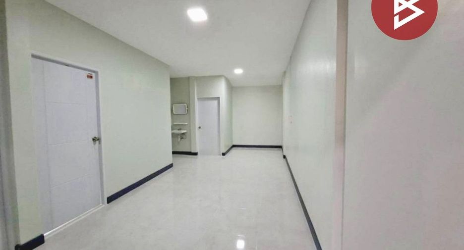 Casa adosada en venta de 3 habitaciones en Mueang Chon Buri, Chonburi
