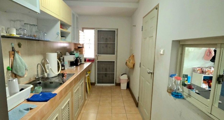 For sale 3 bedrooms townhouse in Si Racha, Chonburi