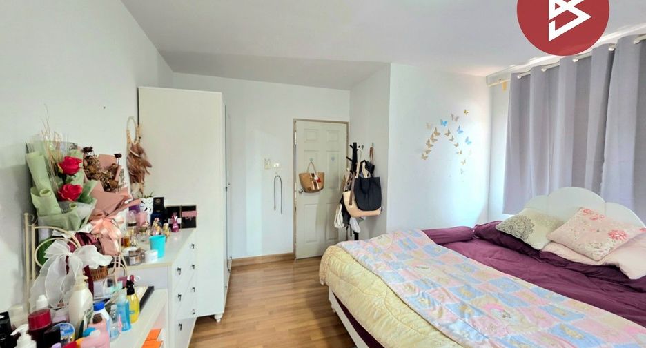 For sale 3 bedrooms townhouse in Si Racha, Chonburi