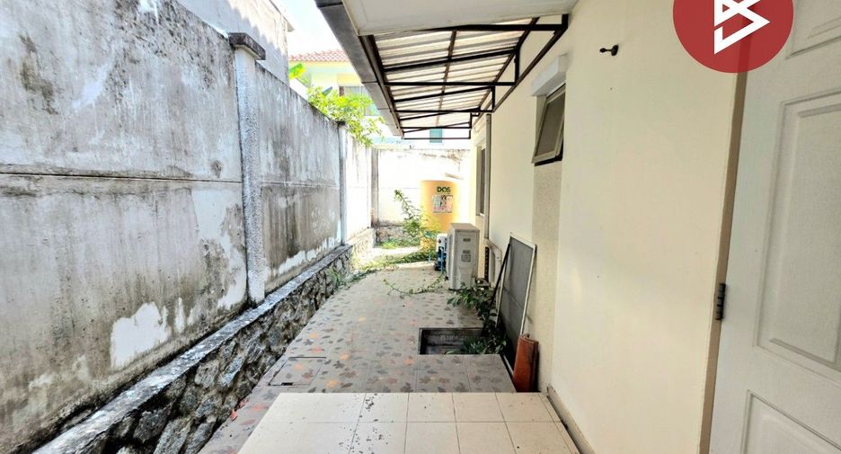 For sale 3 bedrooms townhouse in Si Racha, Chonburi