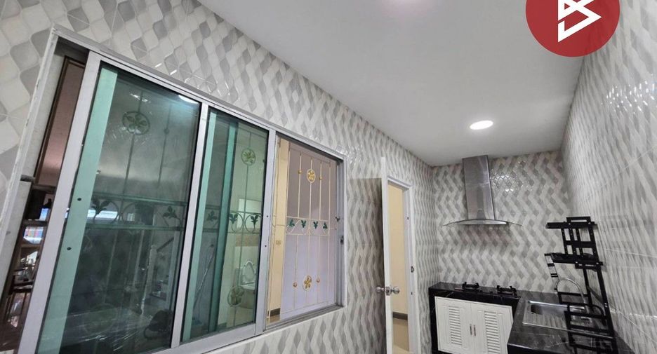 For sale 3 bedrooms townhouse in Min Buri, Bangkok
