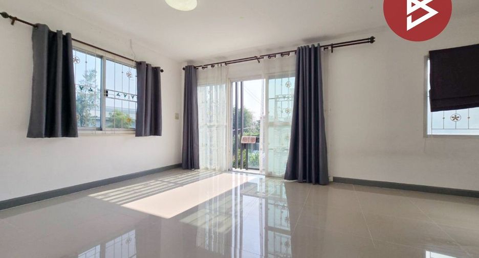 For sale 3 bedrooms townhouse in Min Buri, Bangkok