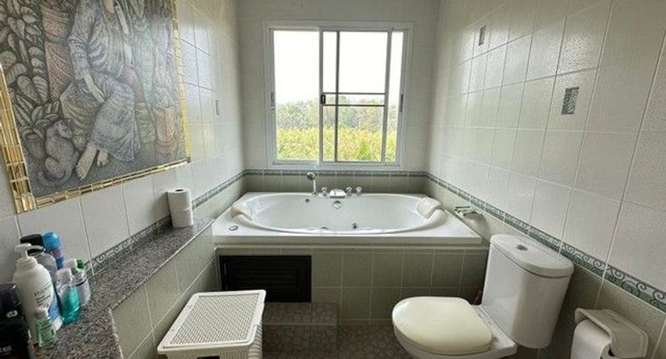 For sale 3 bedrooms house in Mueang Chiang Rai, Chiang Rai