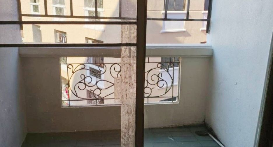 For sale 1 bed condo in Wang Thonglang, Bangkok