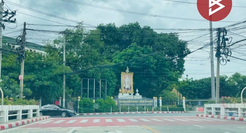 For sale 1 bed condo in Wang Thonglang, Bangkok