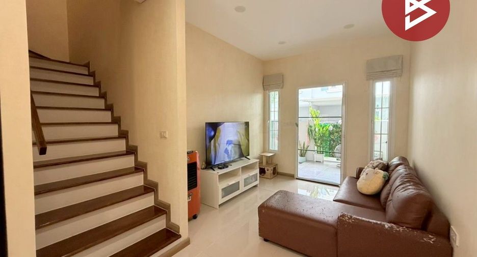 Reihenhaus zum Kauf mit 3 Zimmer in Bang Khae, Bangkok