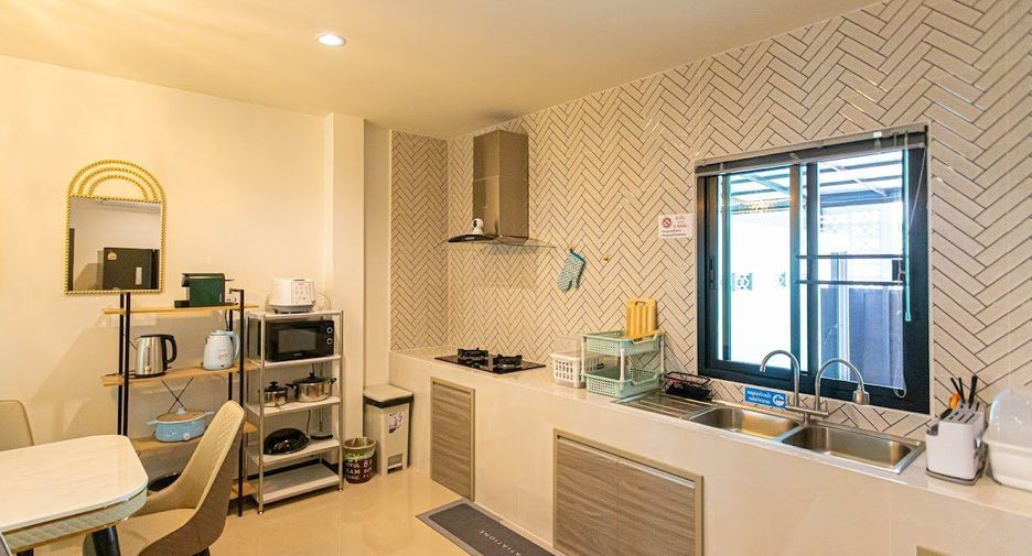 Villa zur Miete und zum Kauf mit 4 Zimmer in San Sai, Chiang Mai