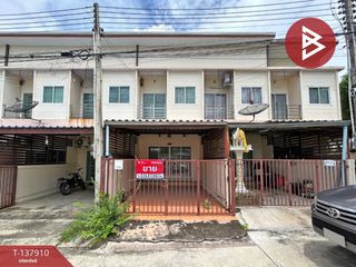 Casa adosada en venta de 3 habitaciones en Si Racha, Chonburi