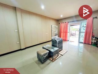 Casa adosada en venta de 3 habitaciones en Si Racha, Chonburi