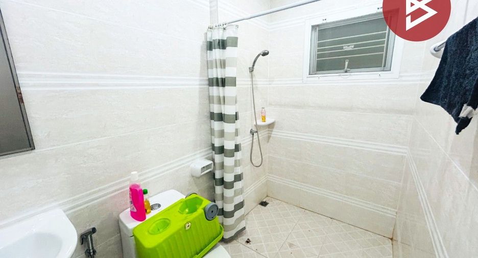 For sale 3 bedrooms townhouse in Si Racha, Chonburi