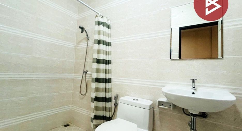 For sale 3 bedrooms townhouse in Si Racha, Chonburi