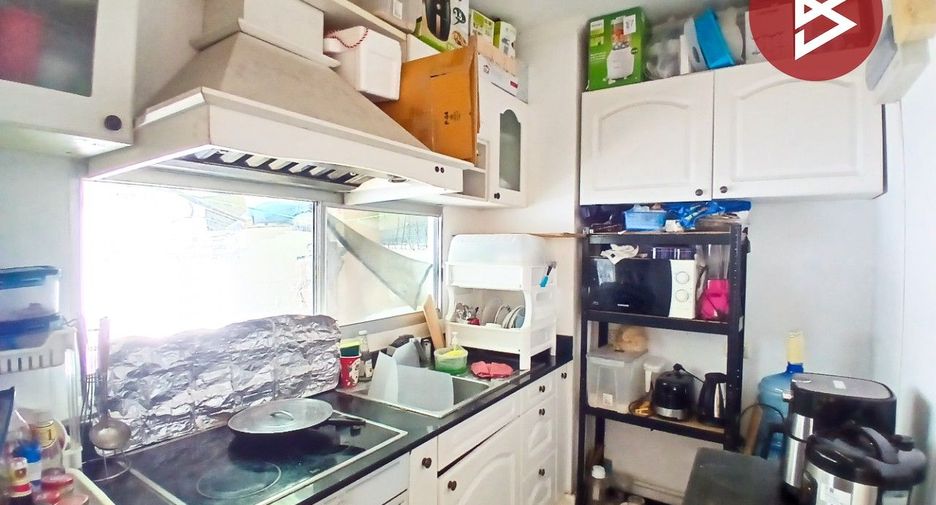 For sale 3 bedrooms townhouse in Bang Kapi, Bangkok