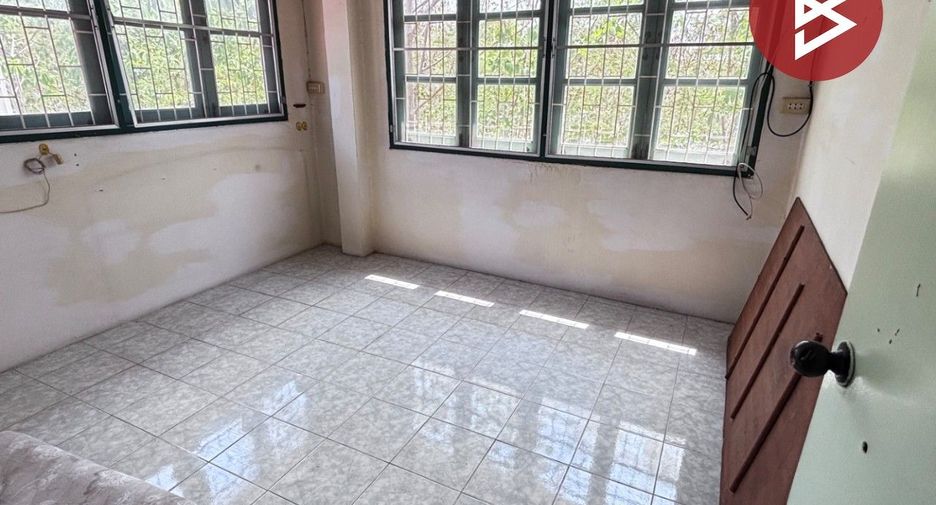 For sale 4 bedrooms townhouse in Mueang Kanchanaburi, Kanchanaburi